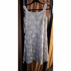 Sleeveless silver-gray lace dress